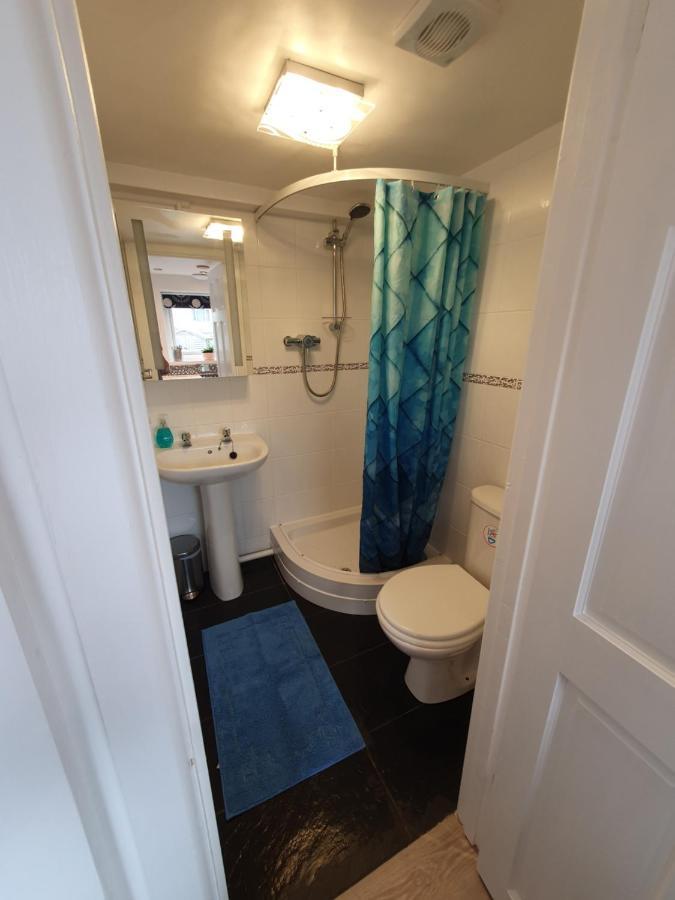 Lovely Private Studio Room With Own Kitchen And Bathroom. Set In The Popular Area Of Shiphay In Torquay And Only A Short Walk From Torbay Hospital Εξωτερικό φωτογραφία