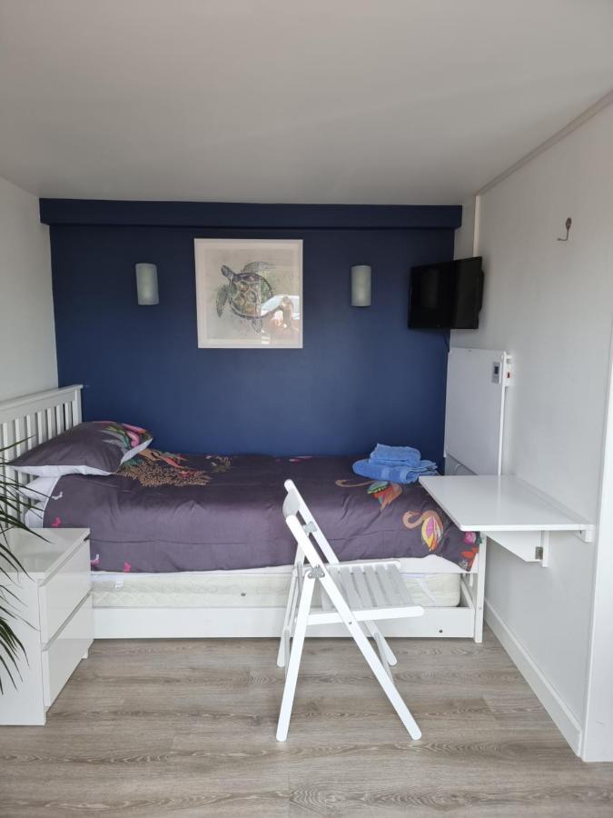 Lovely Private Studio Room With Own Kitchen And Bathroom. Set In The Popular Area Of Shiphay In Torquay And Only A Short Walk From Torbay Hospital Εξωτερικό φωτογραφία