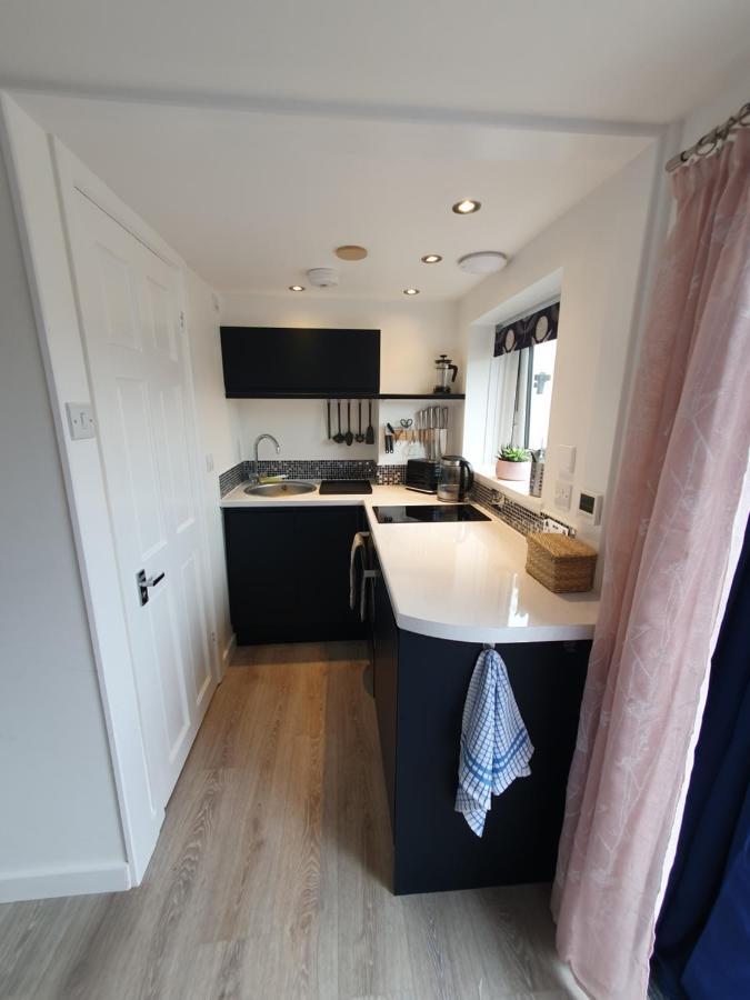 Lovely Private Studio Room With Own Kitchen And Bathroom. Set In The Popular Area Of Shiphay In Torquay And Only A Short Walk From Torbay Hospital Εξωτερικό φωτογραφία