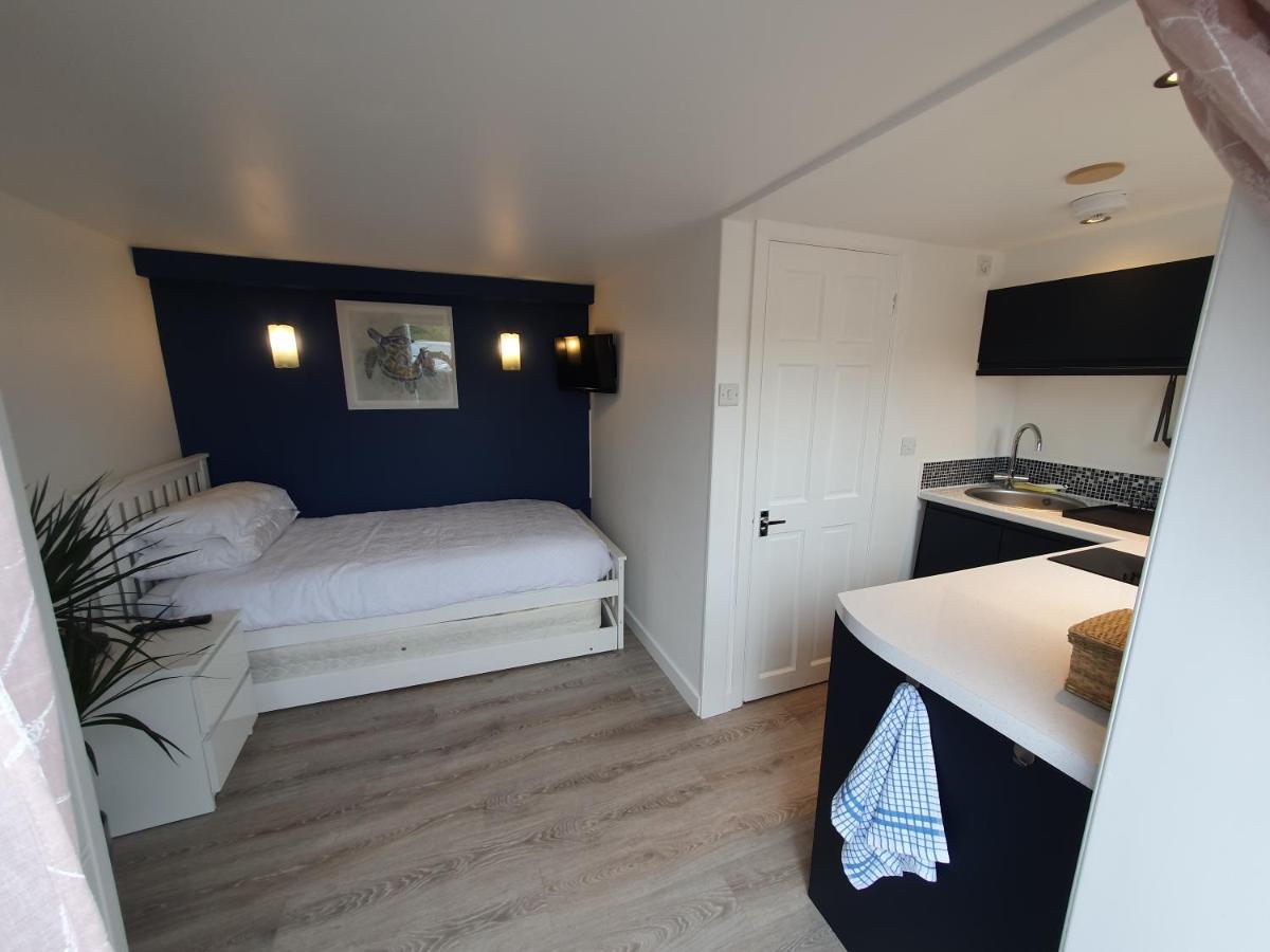Lovely Private Studio Room With Own Kitchen And Bathroom. Set In The Popular Area Of Shiphay In Torquay And Only A Short Walk From Torbay Hospital Εξωτερικό φωτογραφία