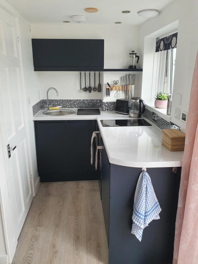 Lovely Private Studio Room With Own Kitchen And Bathroom. Set In The Popular Area Of Shiphay In Torquay And Only A Short Walk From Torbay Hospital Εξωτερικό φωτογραφία