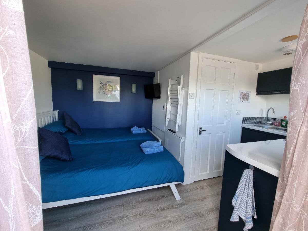 Lovely Private Studio Room With Own Kitchen And Bathroom. Set In The Popular Area Of Shiphay In Torquay And Only A Short Walk From Torbay Hospital Εξωτερικό φωτογραφία
